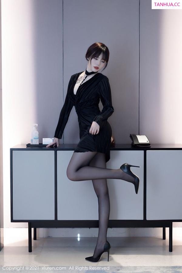 Arude薇薇  [XiuRen]高清写真图 2021.10.19 No.4080 Arude薇薇第12张图片